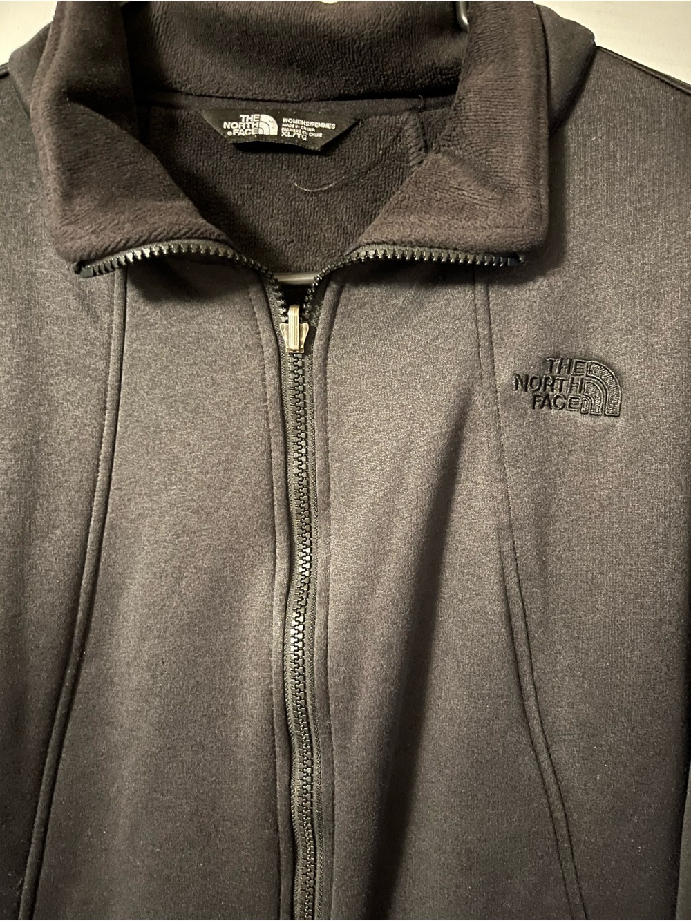 The North Face Men's Zip-Up Fleece Jacket - Black